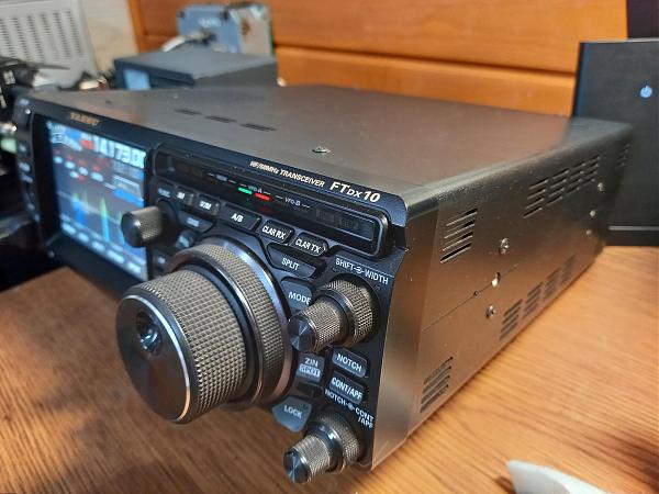 Продам Трансивер FTDX10