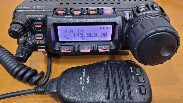 Продам Трансивер Yaesu-ft 857D