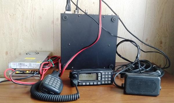 Продам Трансивер IC-F7000
