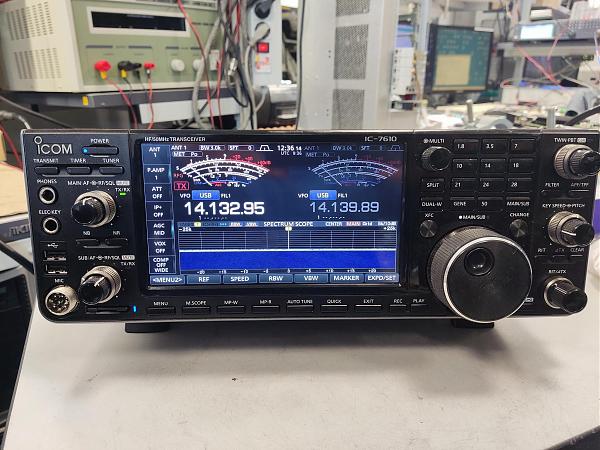 Продам Трансивер ic7610