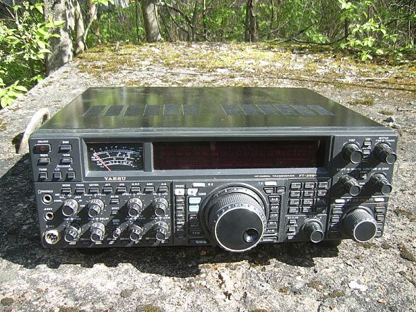 Продам Yaesu FT-2000 HF+50MHz
