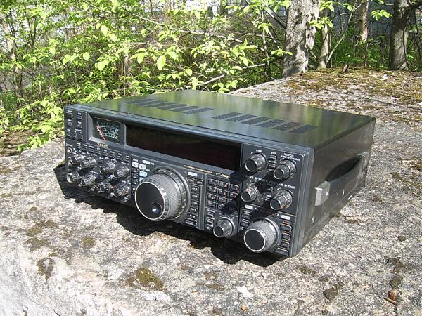 Продам Yaesu FT-2000 HF+50MHz