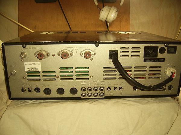 Продам Yaesu FT-2000 HF+50MHz