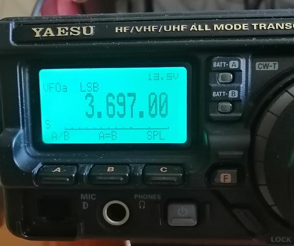 Продам Трансивер FT-897D