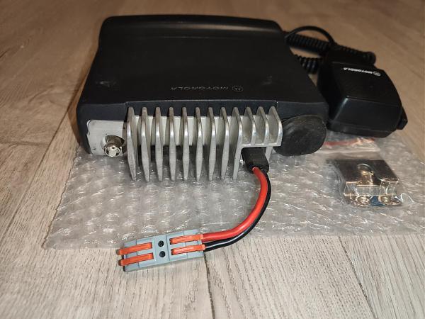 Продам Motorola GM660 UHF 403-470мгц