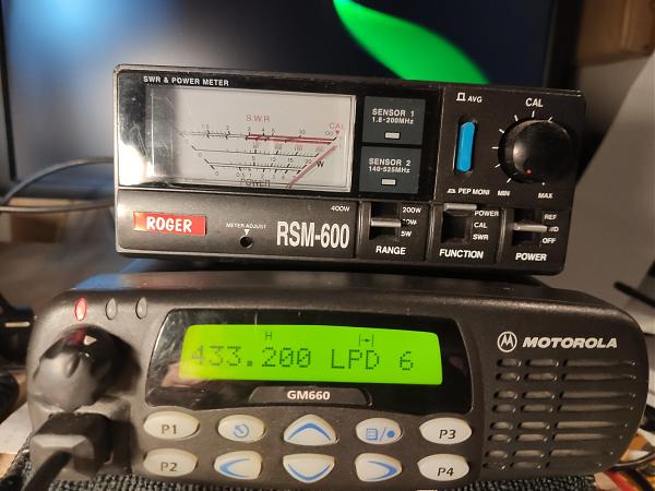 Продам Motorola GM660 UHF 403-470мгц