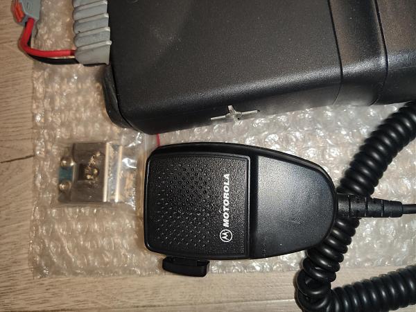 Продам Motorola GM660 UHF 403-470мгц