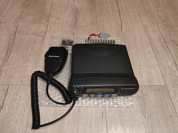 Продам Motorola GM660 UHF 403-470мгц