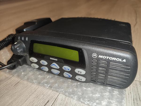 Продам Motorola GM660 UHF 403-470мгц