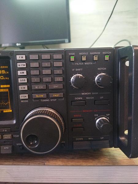 Продам Icom r 9000