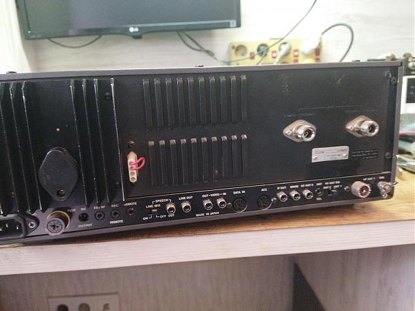 Продам Icom r 9000