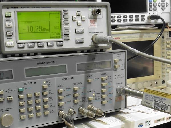 Продам Измеритель мощности Agilent E4418B + 8481H