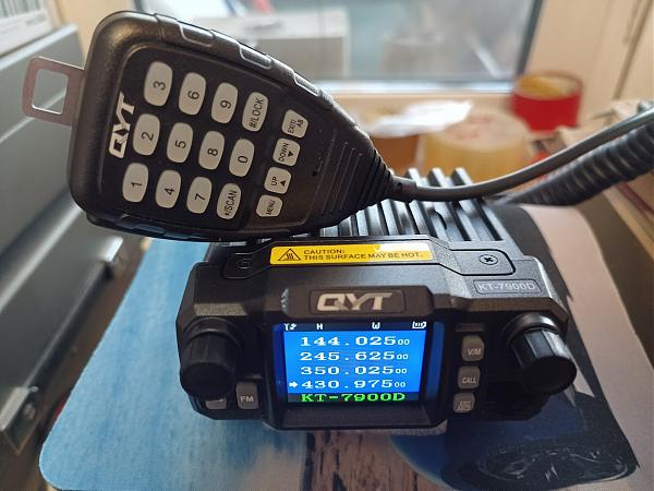 Продам Радиостанция QYТ КТ-7900D с пересылкой