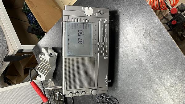 Продам Радиоприемник ETON E1XM