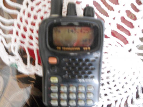 Продам радиостанция yaesu vx5