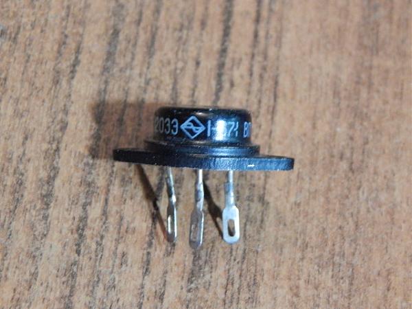 Продам Транзистор П203Э раритет