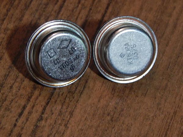 Продам Транзисторы(2 шт)2Т809А и КТ808А