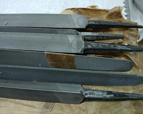 Продам Напильник трехгранный 300мм