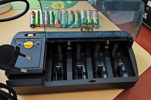 Продам Зарядное устройство POWER BANK S320