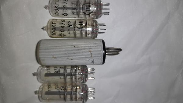 Продам Кварцевые резонаторы 100 кгц