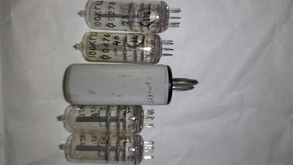 Продам Кварцевые резонаторы 100 кгц