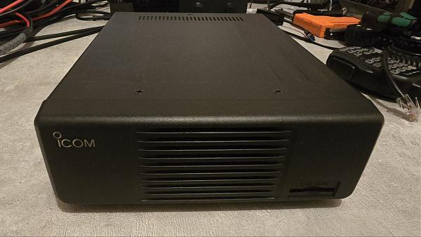 Продам Icom 7100