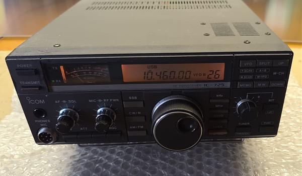Продам Icom IC-725