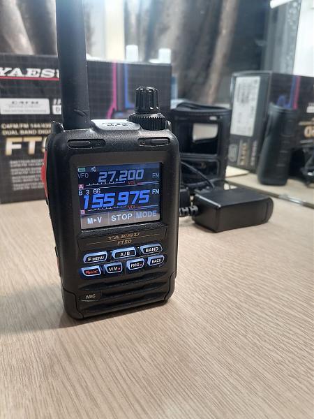 Продам Yaesu FT-5D