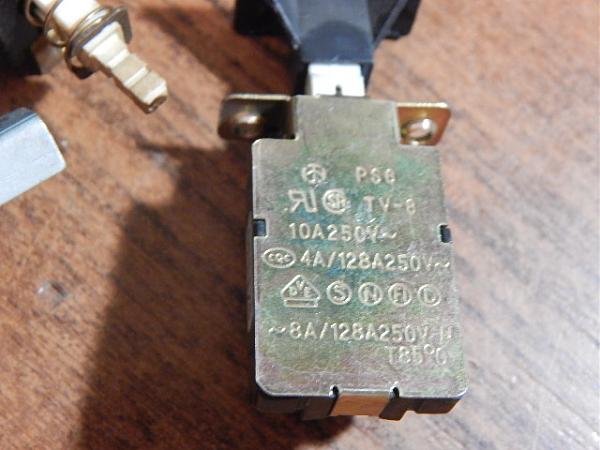 Продам Переключатели, разные(5 шт)