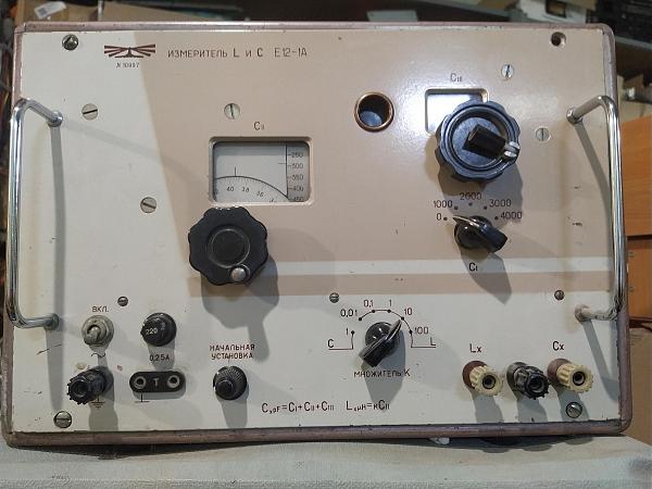 Продам Измеритель LC Е12-1А