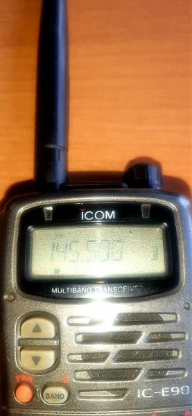 Продам icom ic e-90