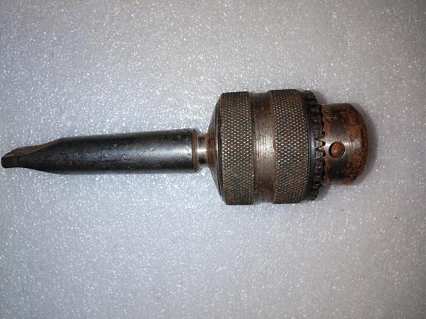 Продам метчики и лерки с держателями