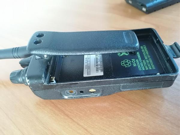 Продам Yaesu VX110