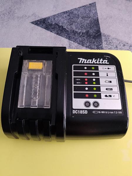 Продам Зар. Устр. Makita DC-18-SD