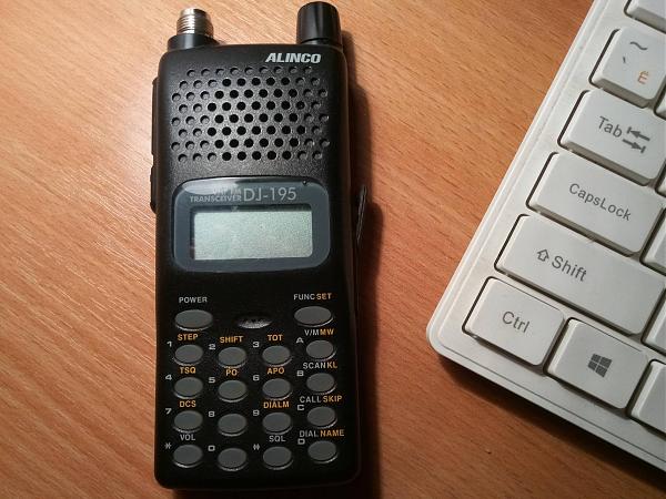 Продам Alinco DJ-195