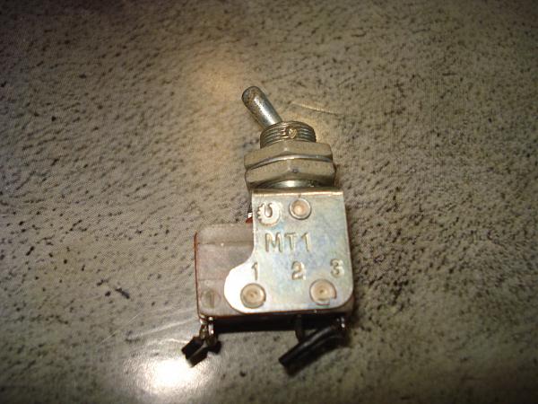 Продам Тумблеры кнопки и переключатели