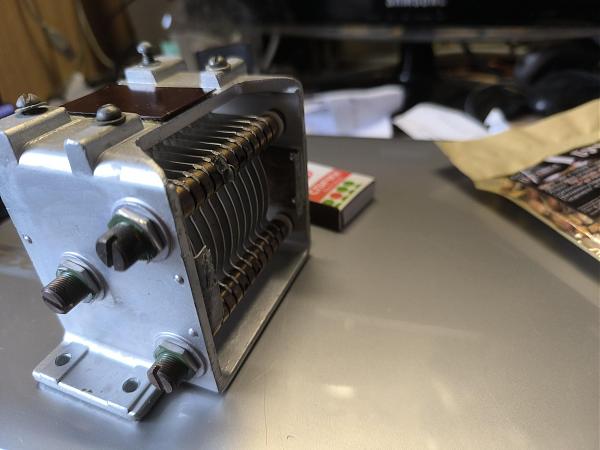 Продам Конденсатор для усилителя мощности