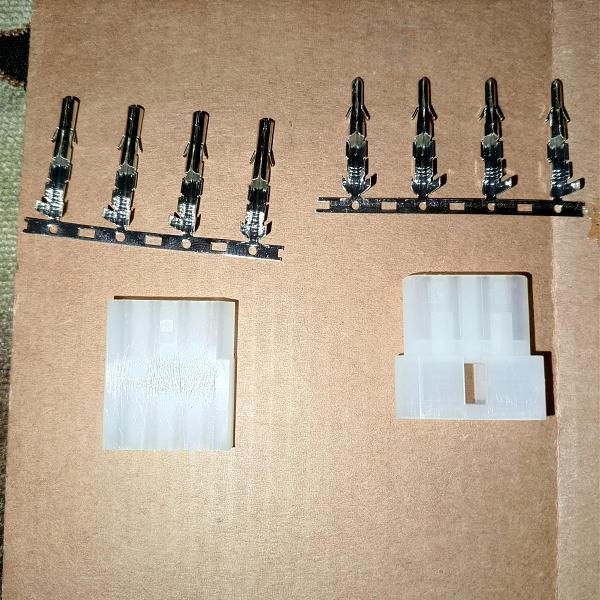 Продам Набор разъемов Icom