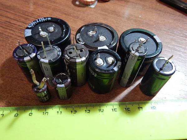 Продам Конденсаторы электролитические 400-450V(11 шт)