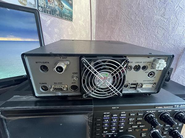 Продам Yaesu FTDX10