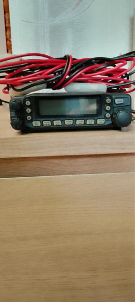 Продам Yaesu FT-7800R