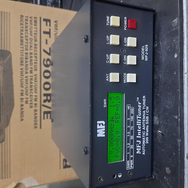 Продам Автоматический тюнер MFJ-929