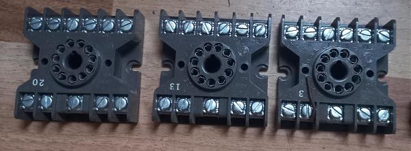 Продам Панельки ламповые, клеммные колодки