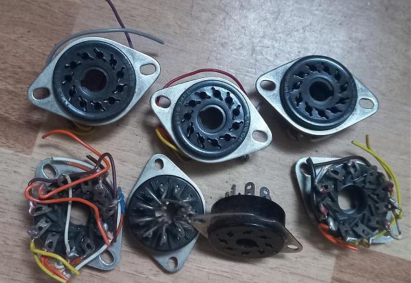 Продам Панельки ламповые, клеммные колодки