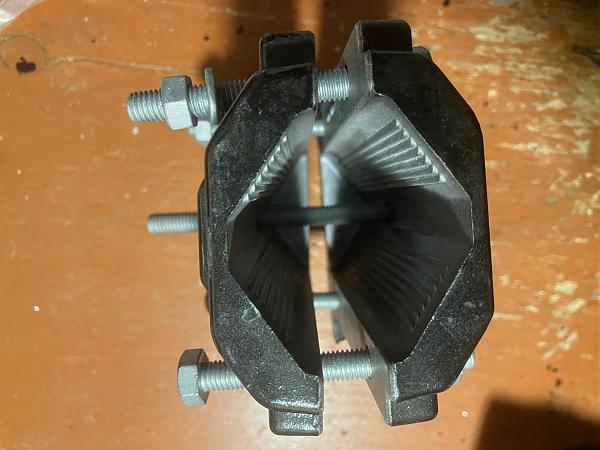 Продам Крепление к поворотникам Yaesu