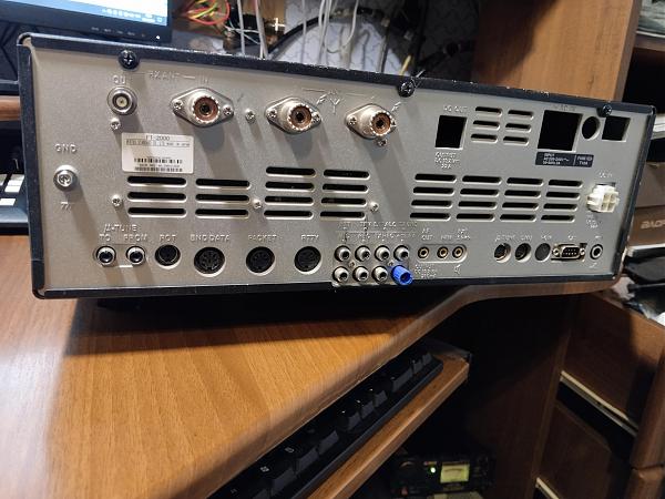 Продам yaesu ft-2000