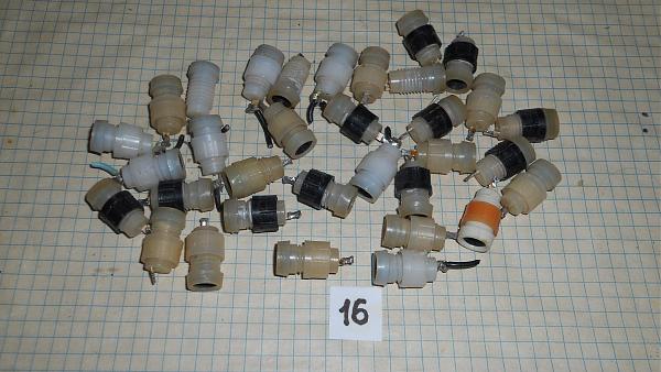 Продам гнезда,вилки однополюсные ъ