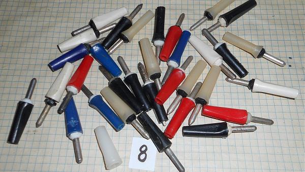 Продам гнезда,вилки однополюсные ъ