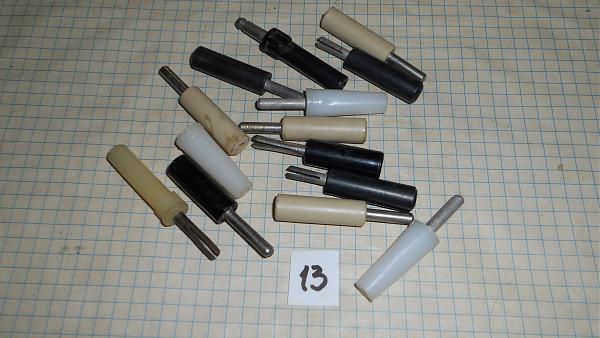 Продам гнезда,вилки однополюсные ъ