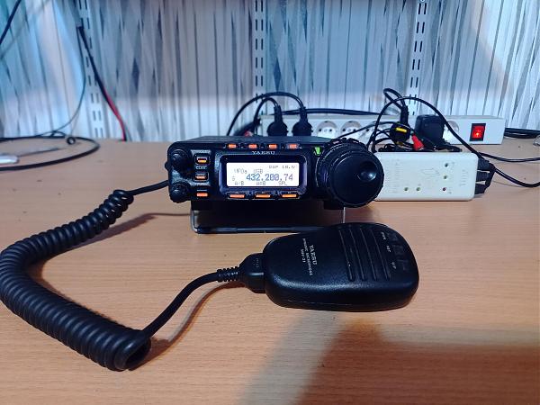 Продам Трансивер YAESU FT-857D
